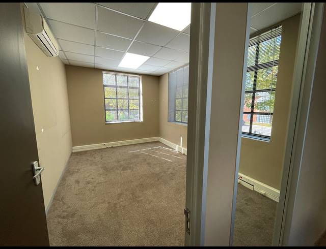 498.50M² OFFICE TO LET IN BRYANSTON